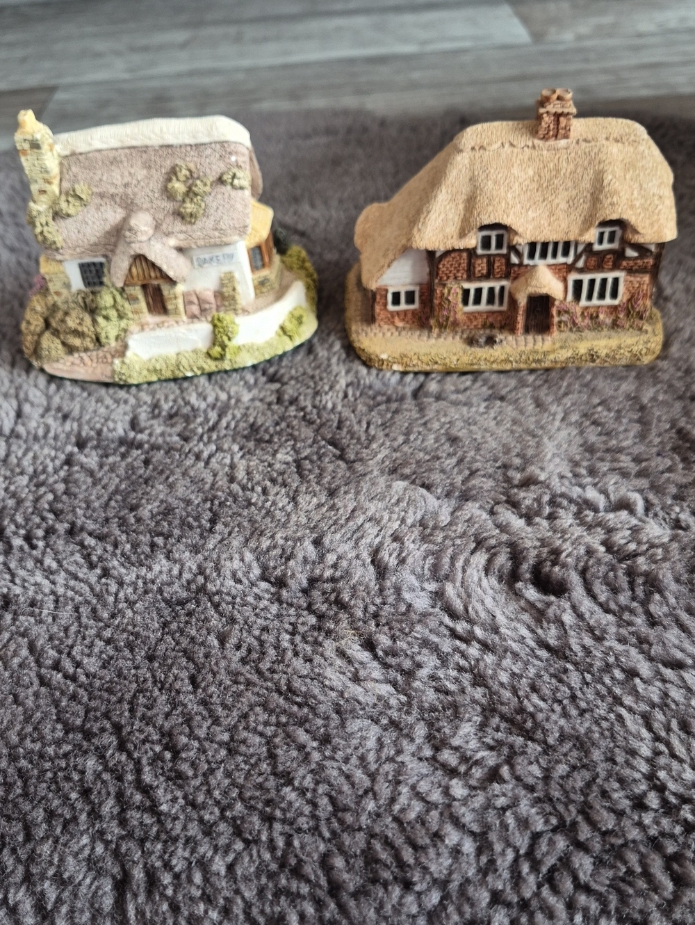 Penthouse Luxe Miniature Cottage Figurines in Tan, Brown and Green